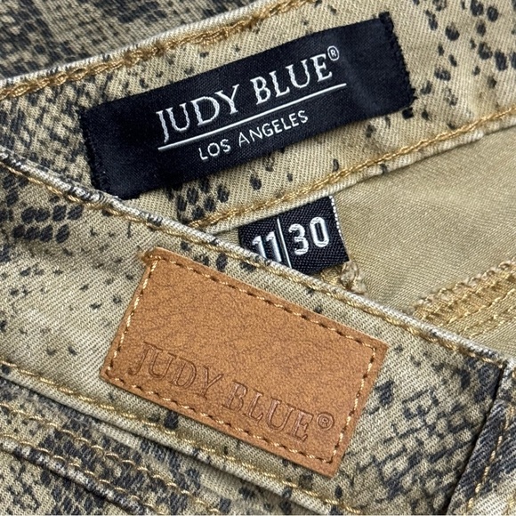 Judy Blue Paula Snake Print Skinny Fit Jeans 11/30 Mid Rise Green Black - Picture 5 of 6